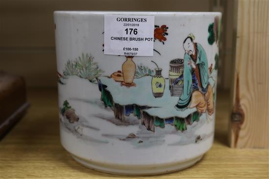 A Chinese famille verte brush pot, probably late 19th century, 14.2cm.